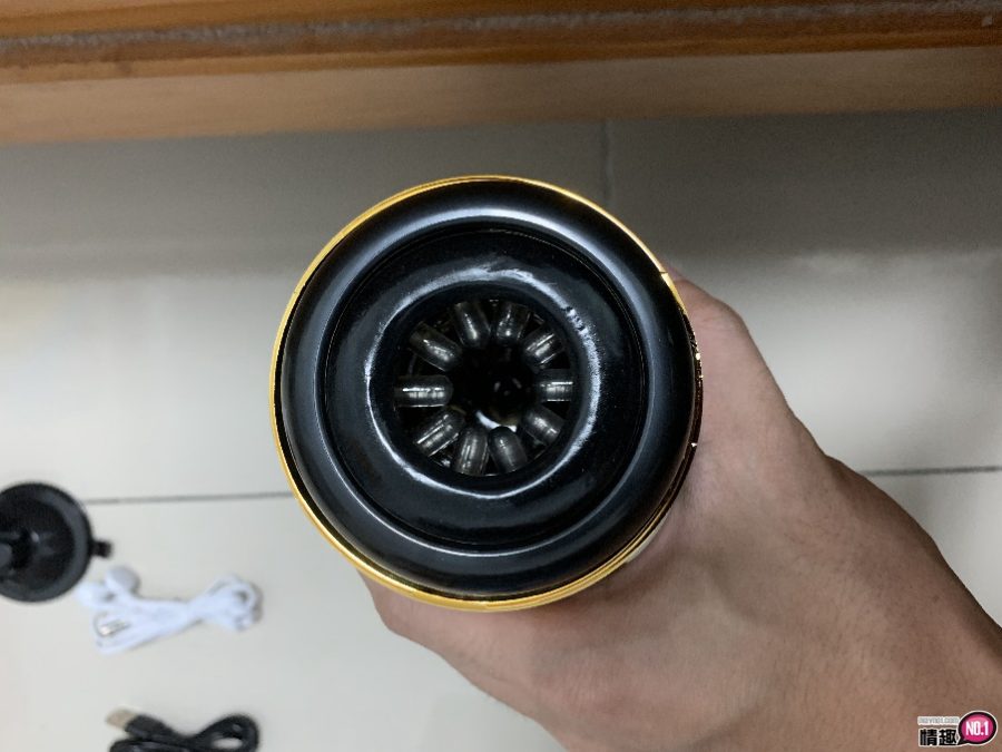 贝克全自动伸缩旋转叫床飞机杯-多重持续刺激下直接大喷发插图3