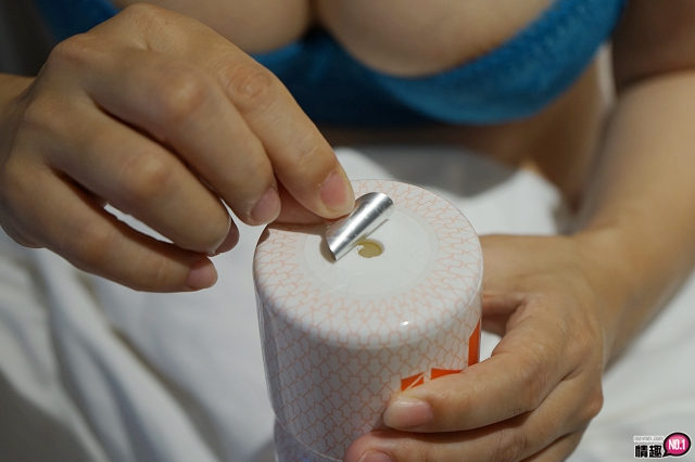 台湾SexTasty好硬杯-刺激提升-太好玩了!用飞机杯把兔子先生KO;;插图2