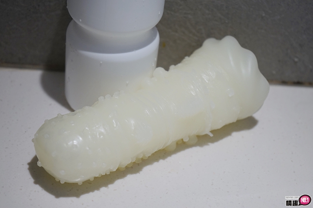 台湾SexTasty好硬杯-刺激提升-太好玩了!用飞机杯把兔子先生KO;;插图10