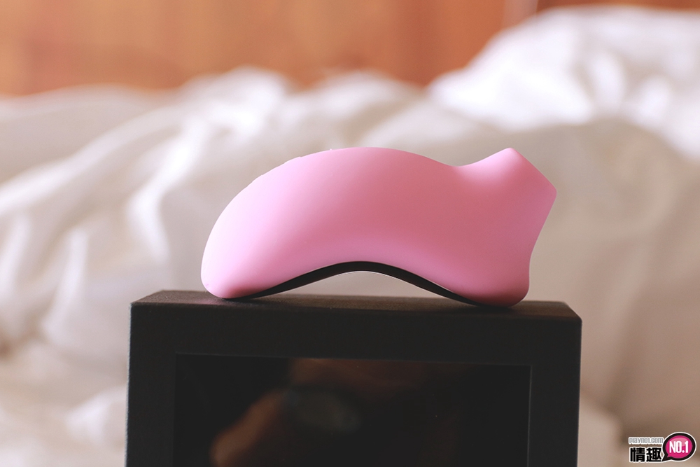 性感梦幻逸品!!瑞典LELOSONA索娜首款声波吮吸式按摩器插图1