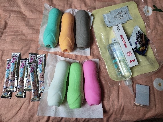 A社老法师，多娜多娜联名款飞机杯收集者评测 1——白毛与粉毛插图2