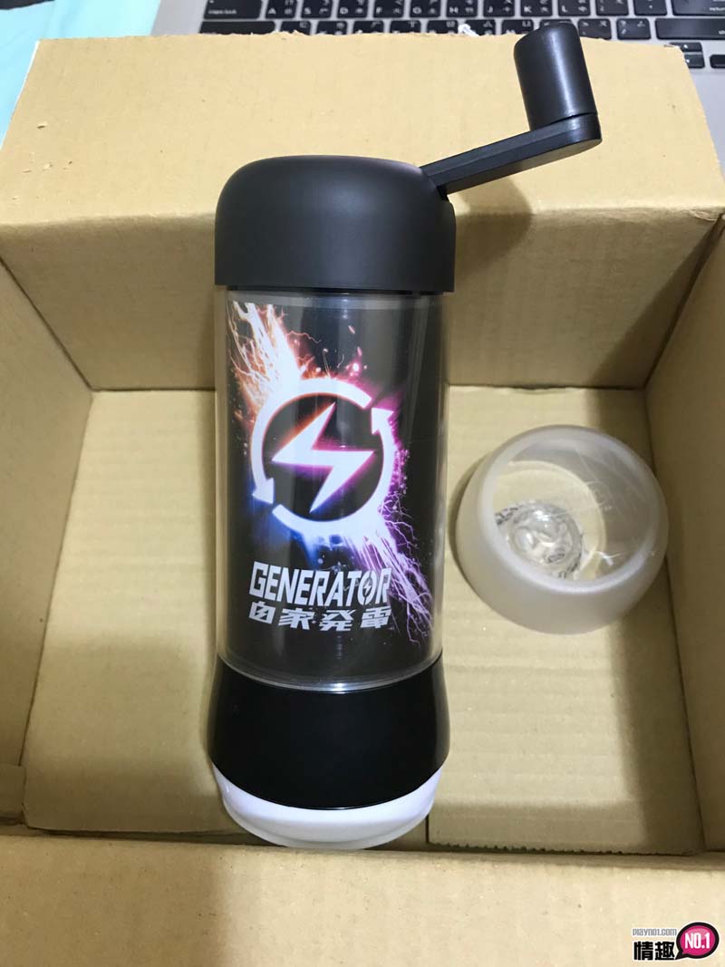 小兄弟準备要被颱风吹走了。GENERATOR自家发电手动旋转自慰杯_颱风;插图3