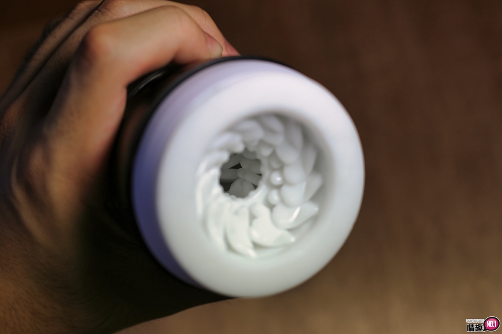 旋转的奥义!GENERATOR自家发电手动旋转自慰杯_龙捲风插图8