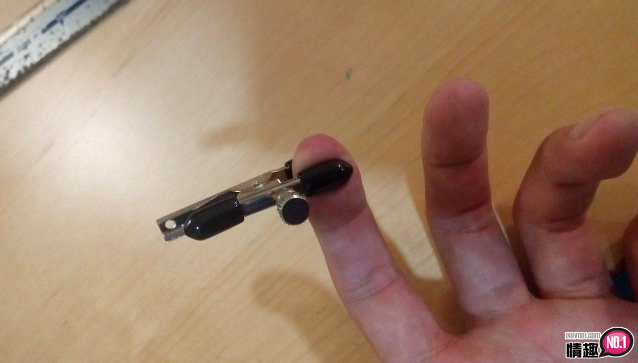 被调教人口水会一直流下来。日本KMP鬼技SMSM颈圈乳夹插图3