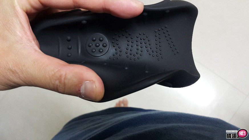 冲刺前热鸡鸡的工具!!INS最终幻想6脉冲5段变频智能震动自慰飞机杯;插图3 冲刺前热鸡鸡的工具!!INS最终幻想6脉冲5段变频智能震动自慰飞机杯;插图3