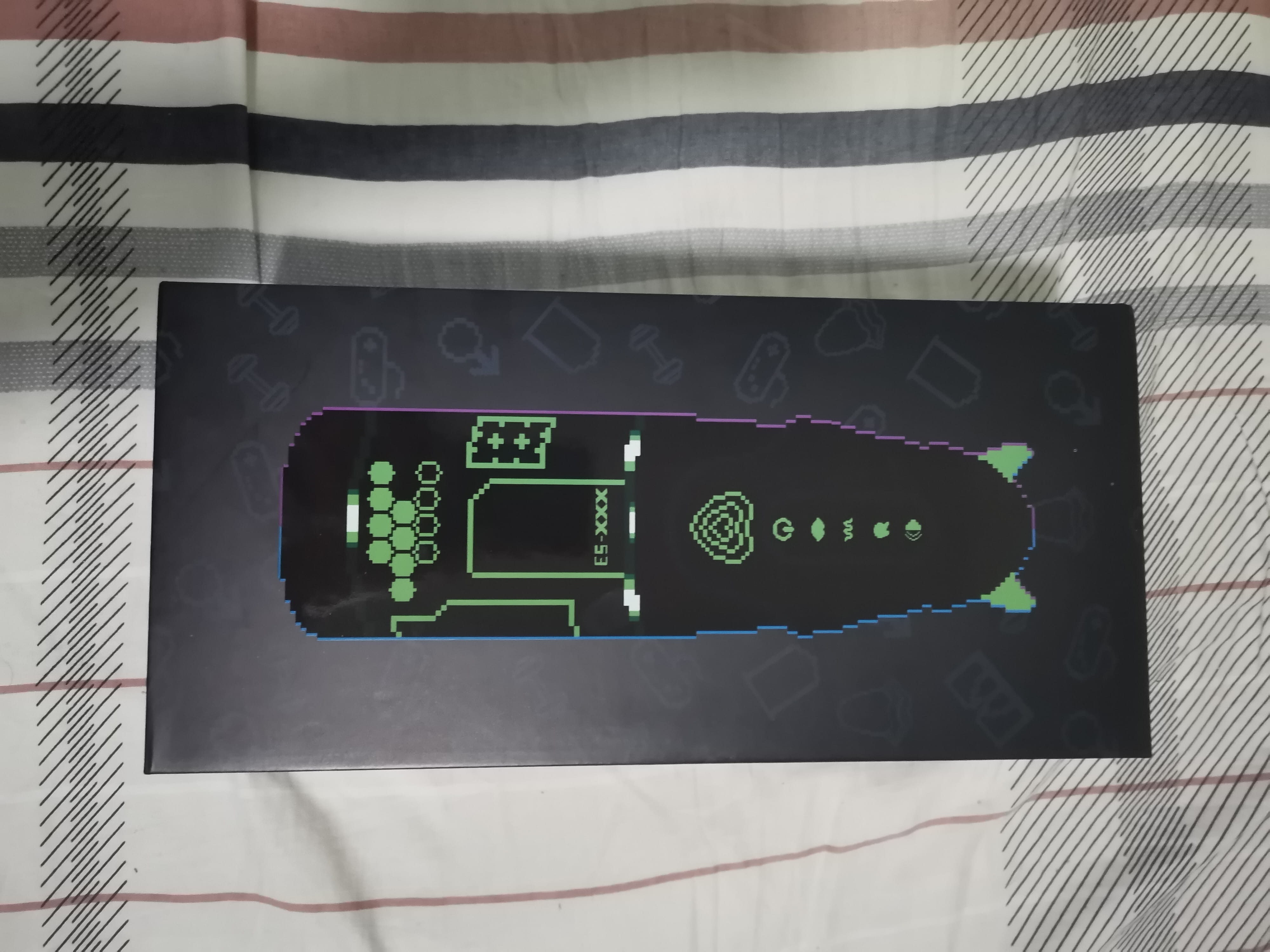 YUU小恶魔电动飞机杯评测 – 卡通风和科技感十足的舒爽电动体验插图2