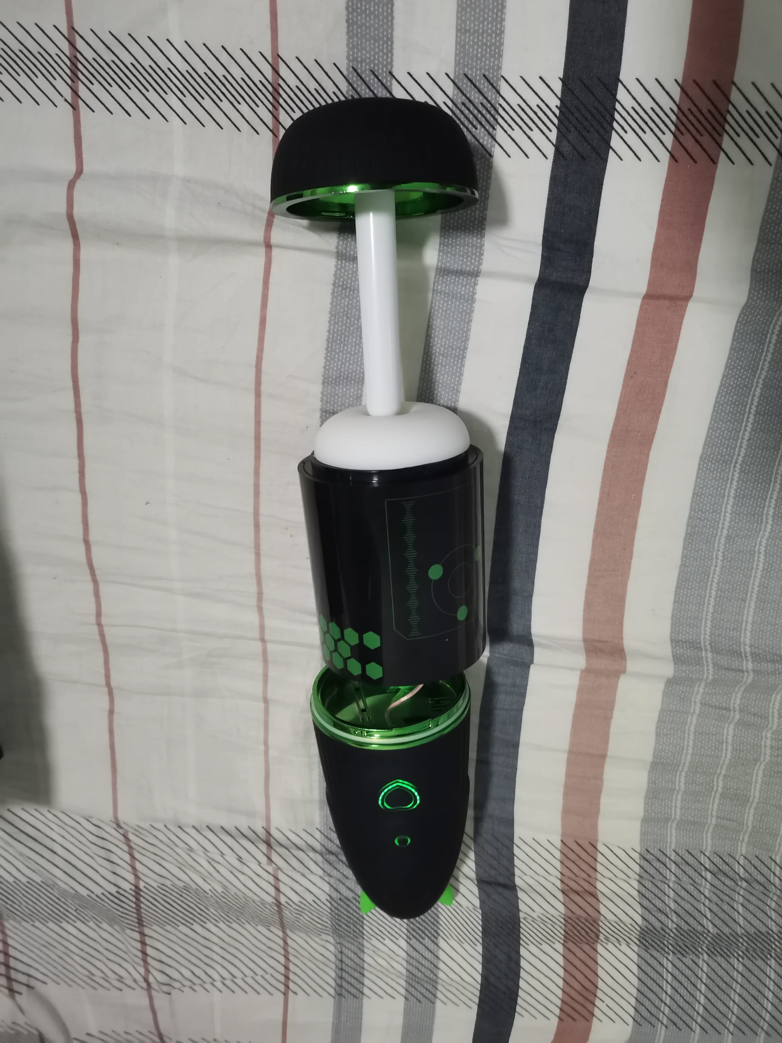 YUU小恶魔电动飞机杯评测 – 卡通风和科技感十足的舒爽电动体验插图8