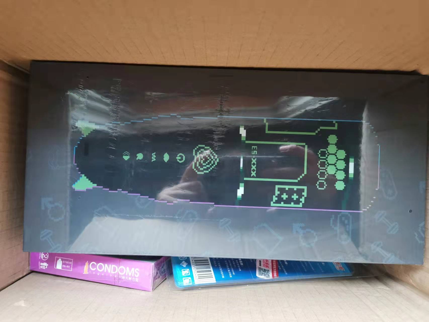 YUU小恶魔电动飞机杯 – 一次赛博朋克的体验插图2