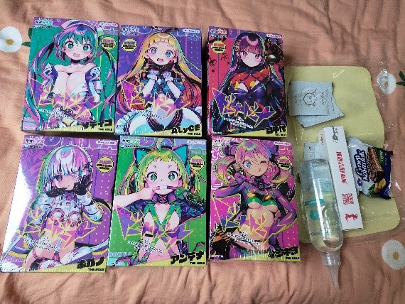 A社老法师，多娜多娜联名款飞机杯收集者评测 1——白毛与粉毛插图1