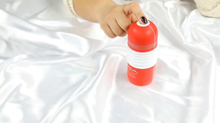 5分钟搞懂使用TENGA DEEP THROAT CUP的步骤插图1 5分钟搞懂使用TENGA DEEP THROAT CUP的步骤插图1